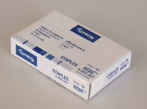 Agrafe type bébé 8/4 Lyreco - coloris doré - lot de 1 000