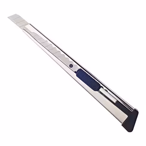 Cutter de bureau Lyreco - poussoir à crémaillère - lame 9 mm - métal