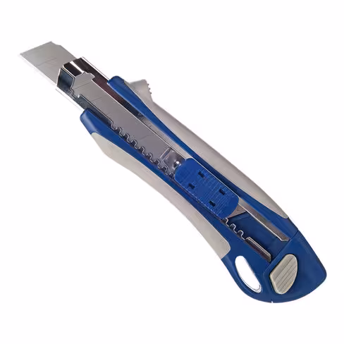 Cutter professionnel Lyreco - antidérapant - lame 18 mm