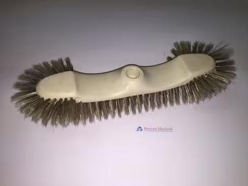 Balai soie demi-tête l. 38 cm - monture plastique - douille à vis - à l'unité