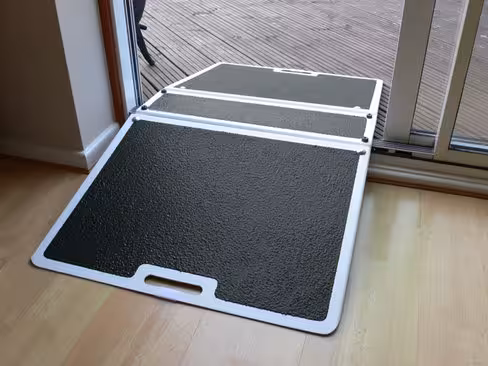 Rampe de seuil d'accès PMR - pliante - l. hors tout 76 cm - largeur intérieure 72,2 cm