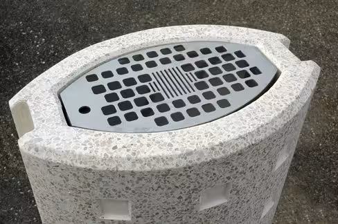 Cendrier béton - grille et écrase-cigarettes - l. 50 x h. 80 x pr. 33,5 cm - déchargé dans la limite de 30 m