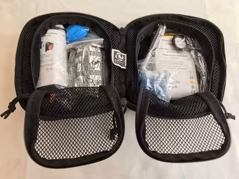 Trousse damage control combat - noire - 20 x 16 x 8 cm - poches flets zippées