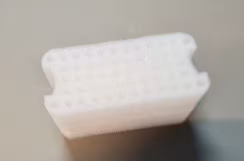 Portoir mousse 54 trous pour tubes format 210 x 100 x100 mm