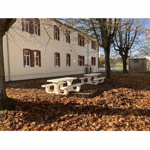 Table de pique-nique PMR béton bancs solidaires - l. 180 x h. 80 x pr. 157 cm - dans la limite de 30 m
