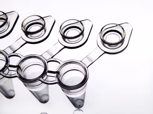 Barrette 8 tubes PCR 0,2 ml avec bouchons attachés plats optiques x 120