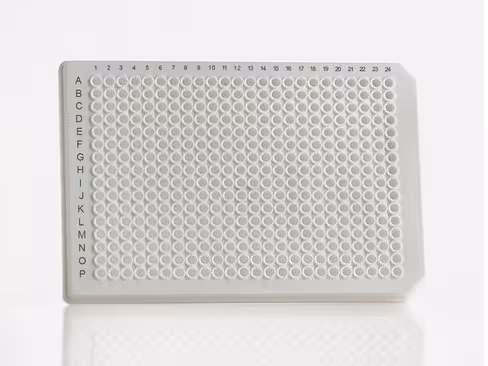 Plaque PCR monopièce 384 puits blancs pour appareil roche lightcycler lc 480 coins coupés en a24/p24