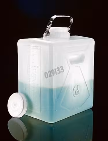 Jerrycan PC 9 l avec robinet