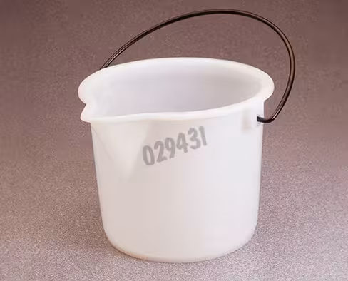Seau gradué HDPE 9,5 l