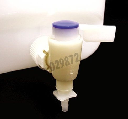 Quick action spigot etfe 1-1/8 inch x 2