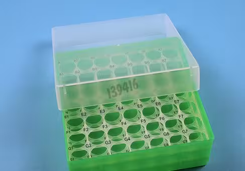 Cryoboîte pour 49 tubes de 17 mm vert fluo hauteur 52 mm