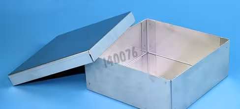 Boîte 133 x 133 x 50 mm acier inox avec couvercle