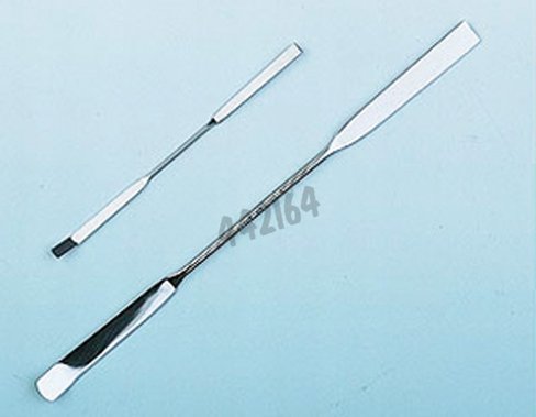 Spatule acier inoxydable longueur 200 mm largeur 8 mm