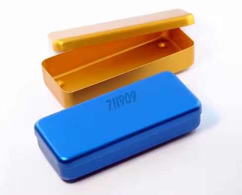 Boîte de stérilisation aluminium 18 x 9 x 3 cm dore