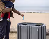 Corbeille de rue tri sélectif point de tri Soleil - lattes plastique recyclé - 2 bacs à déchets 70 l - coloris standard