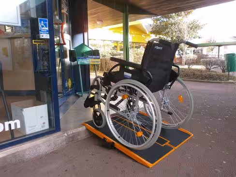 Rampe d'accès PMR Shop Ramp 150 - fibre de verre renforcée - Chasse-roues