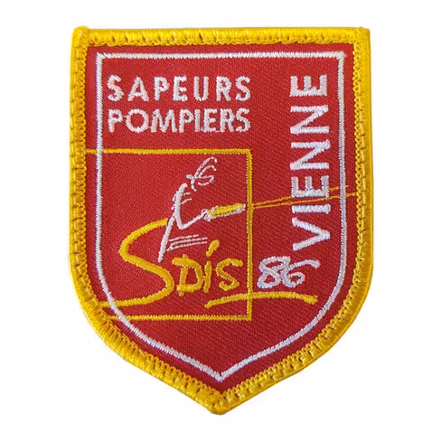 Ecusson brodé sur auto-aggripant en forme de blason