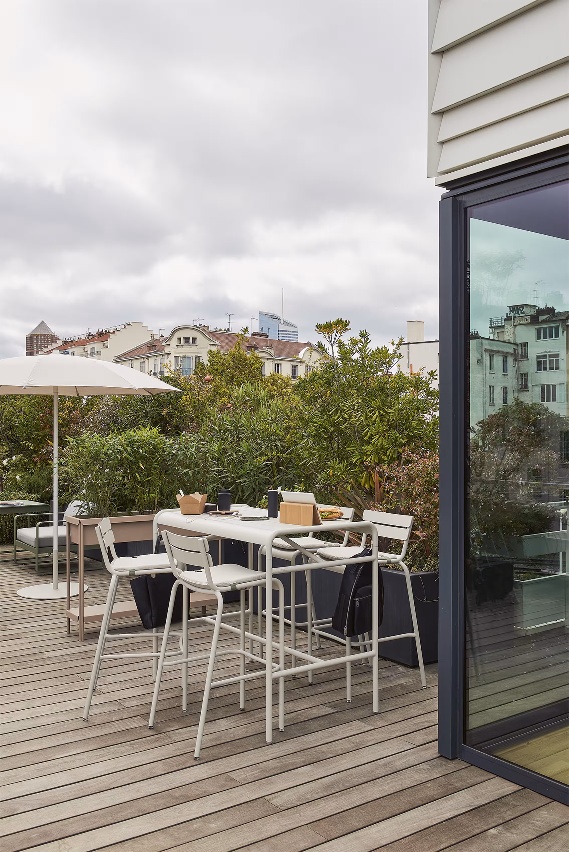 Table haute Luxembourg - 73 x 126 cm