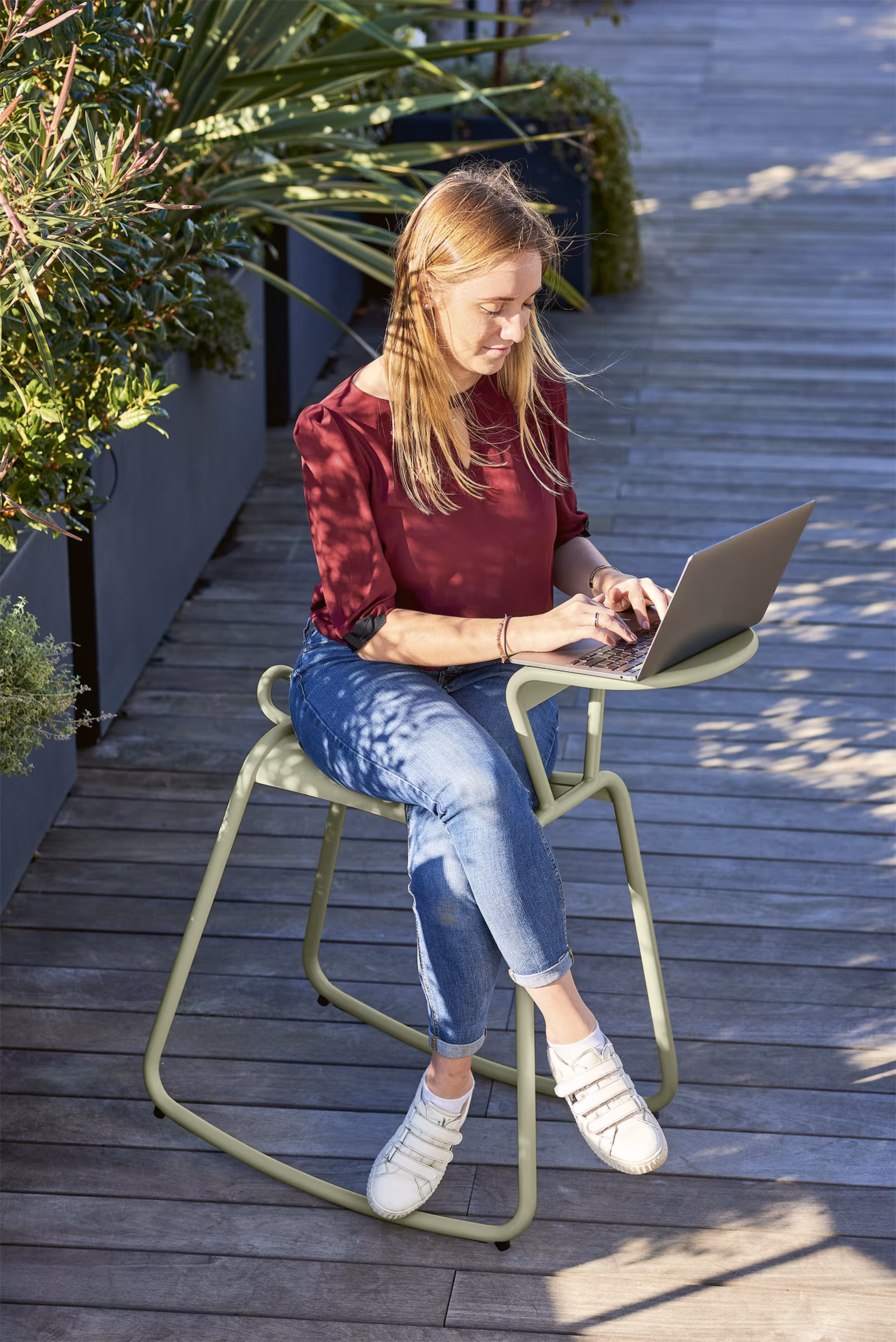 Bureau d'appoint à bascule Adadesk - aluminium