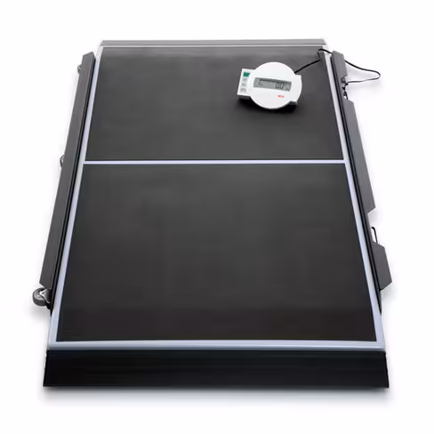 Plateforme de pesée permettant d'accueillir un chariot brancard seca 657