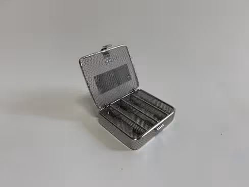 Panier de lavage - maille 1 x 1 et tôle - 4 compartiments - 120 x 100 x 30 mm