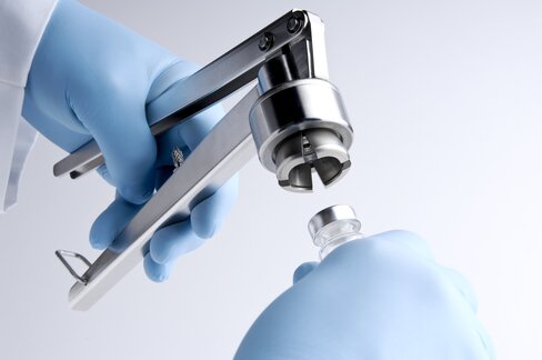 Capsule headspace 20mm à sertir en aluminium laqué clair, orifice central, septum en silicone blanc PTFE blanc, 45 deg