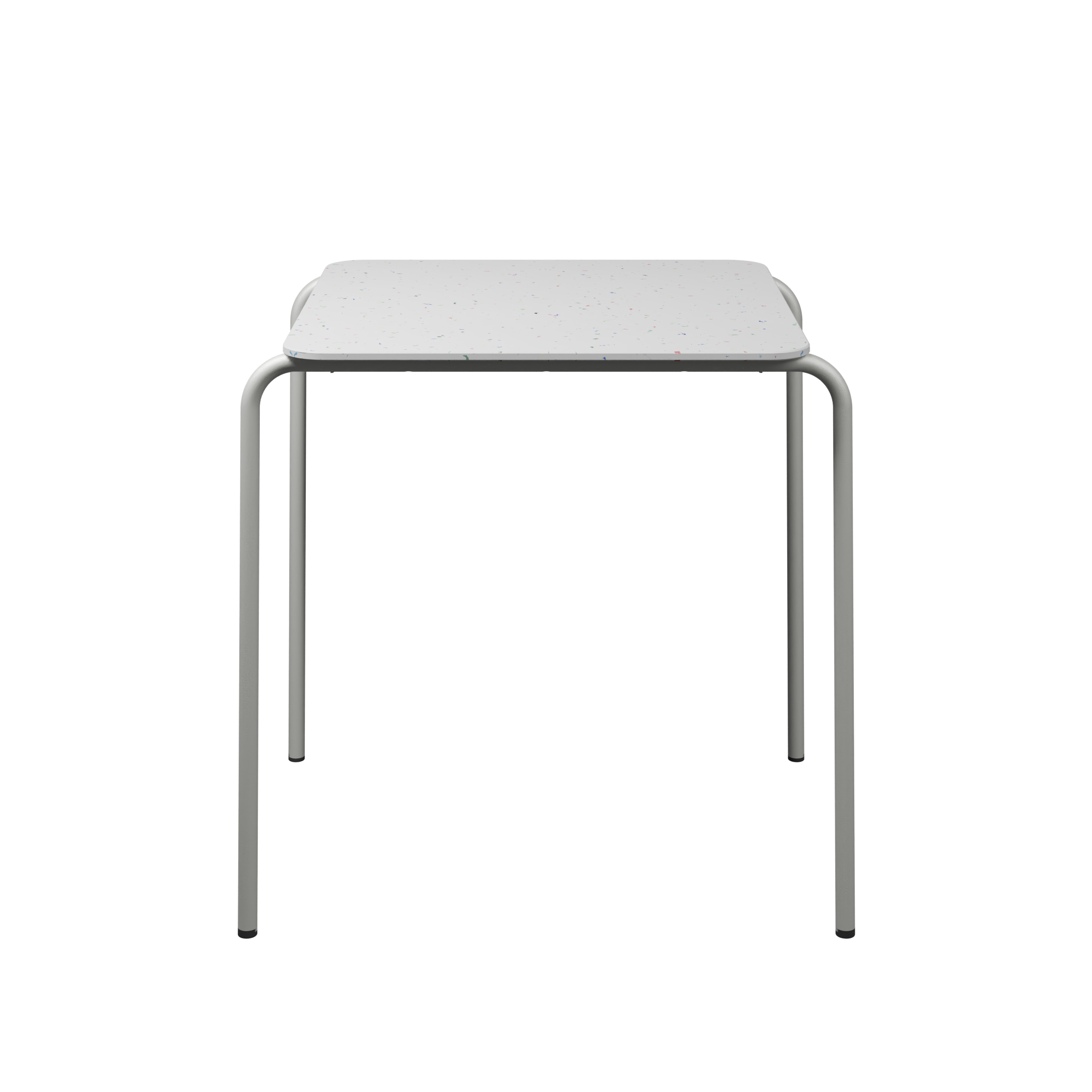 Table carrée Mahaut 69 x 69 x h. 75 - plateau PS 100% recyclé - piétement époxy