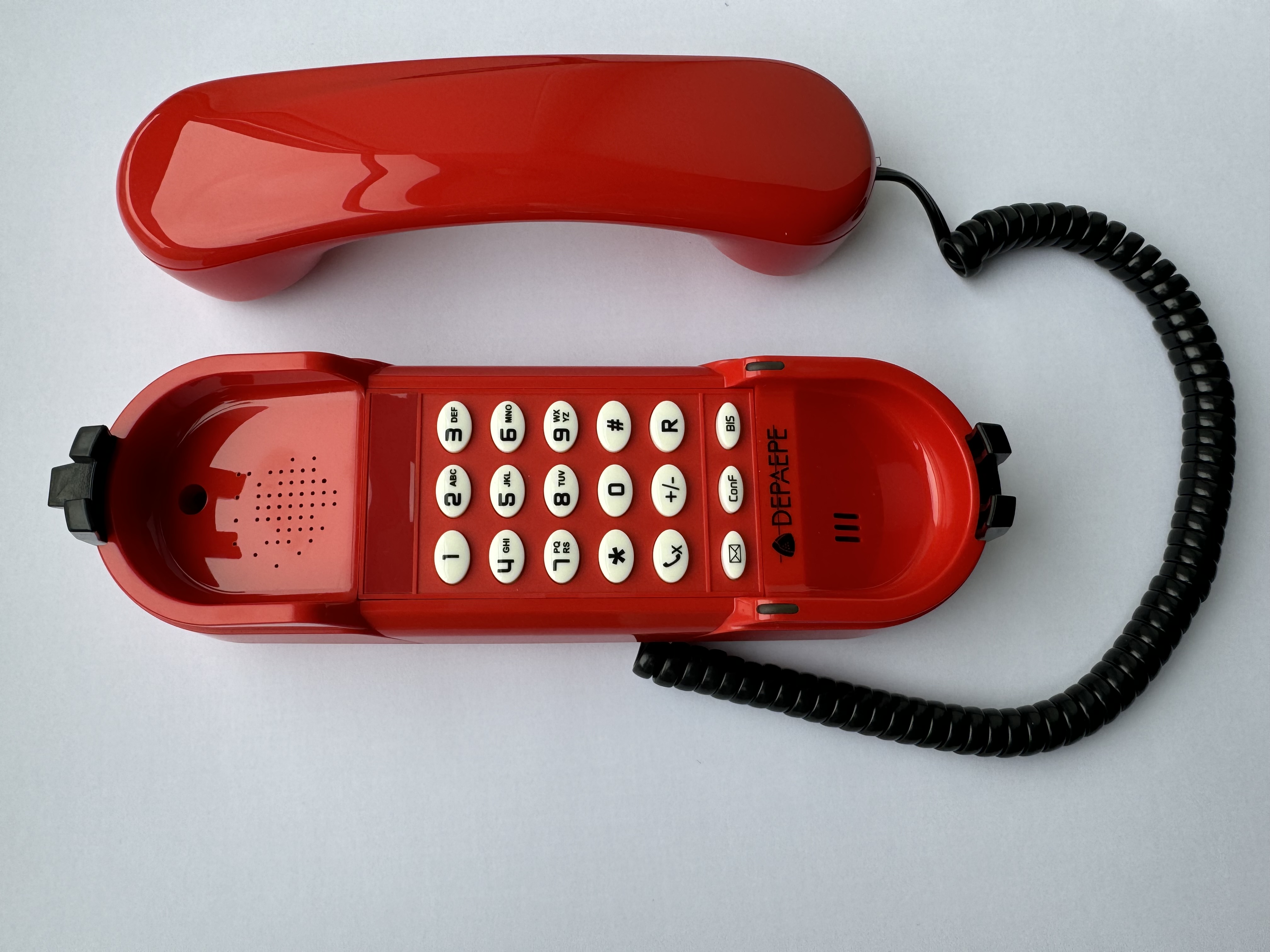 Téléphone d'urgence SIP Depaepe HD2000 clavier rouge inclus kit de fixation murale