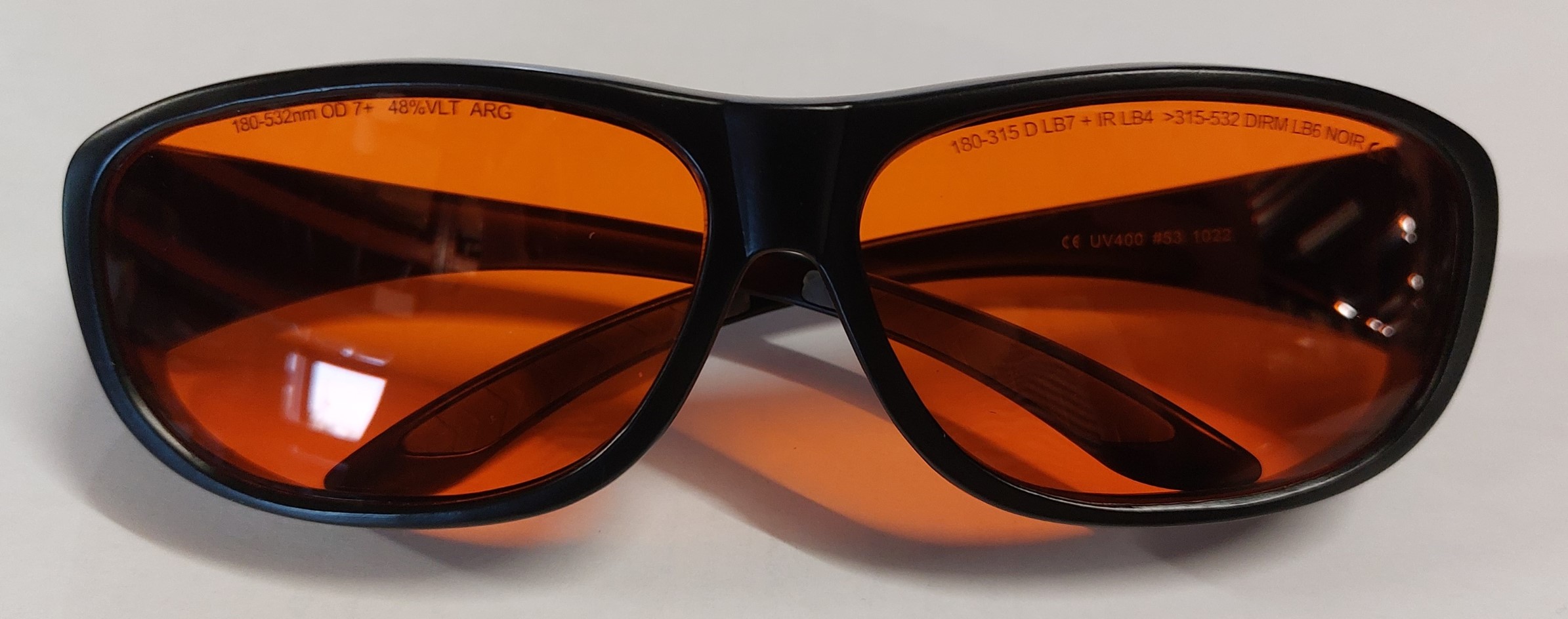 Lot comprenant sur lunettes de protection 1064 nm et sur lunettes de protection 532 nm