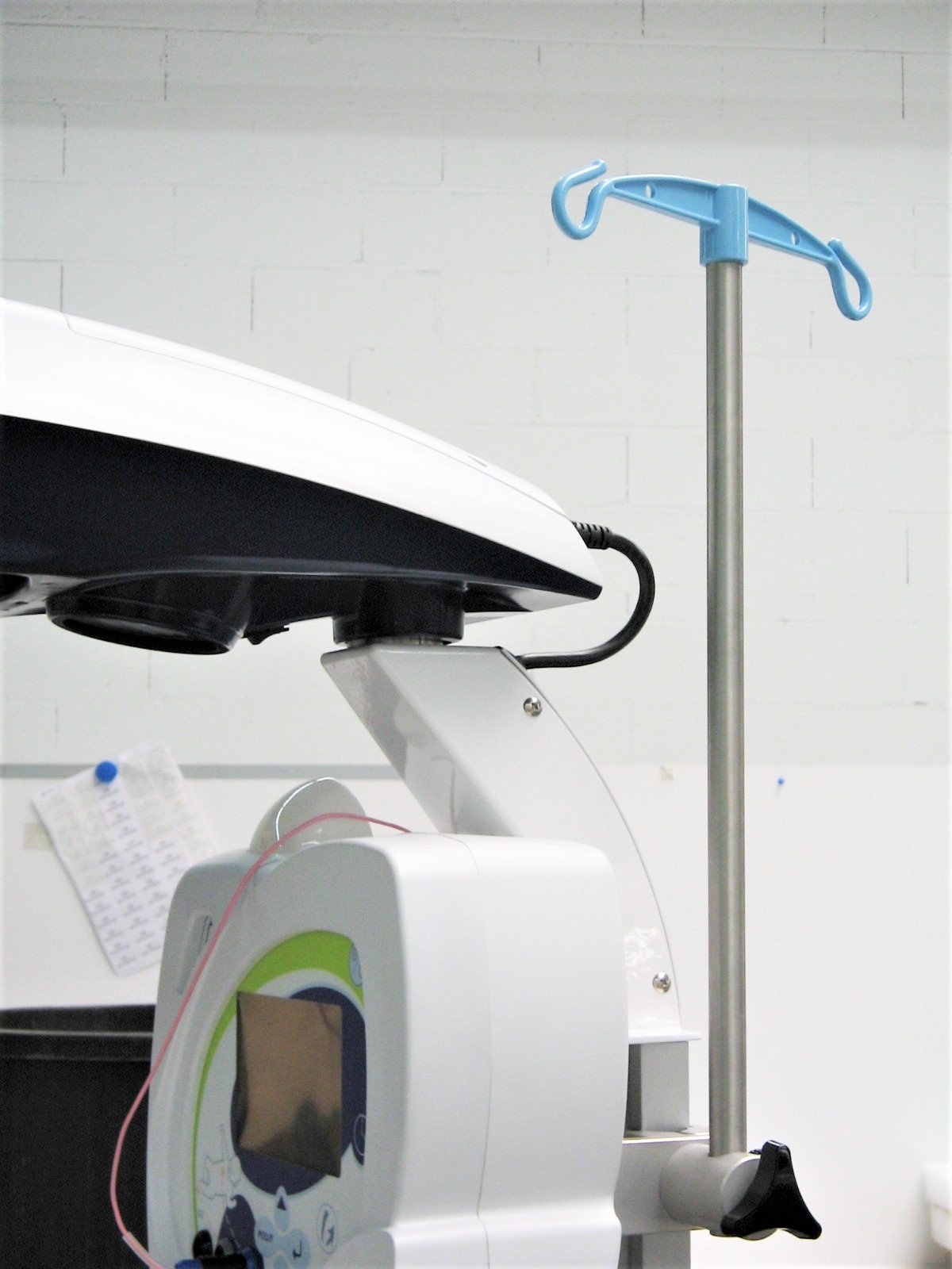 Tige porte-sérum télescopique avec étau pour Fabie