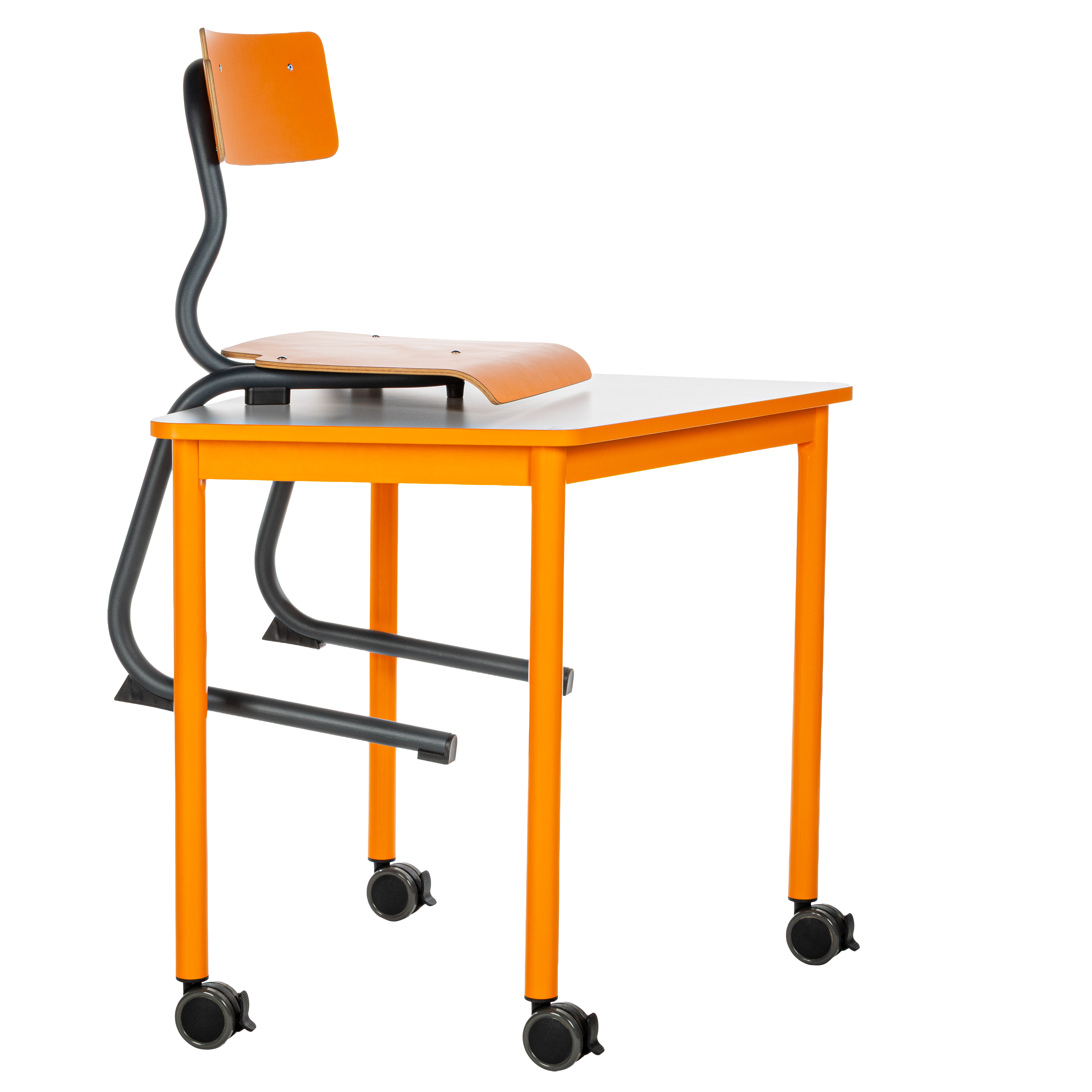 Chaise gamme 3.4.5 - T6 - en appui sur table dossier et assise multiplis hêtre - piétement aluminium -