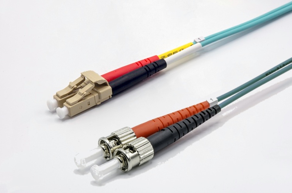 Jarretière optique multimode duplex OM3 50/125- EKIVALAN - LC UPC/ST UPC - aqua - 30 m