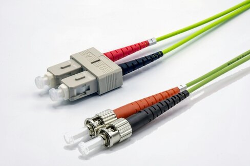 Jarretière optique multimode duplex OM5 50/125 - EKIVALAN - SC-UPC/ST-UPC - vert - 3 m