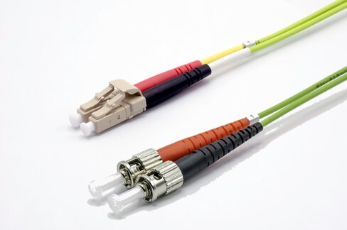 Jarretière optique multimode duplex OM5 50/125- EKIVALAN - LC-UPC/ST-UPC - vert - 30 m