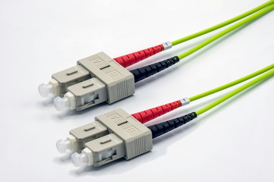 Jarretière optique multimode duplex OM5 50/125 - EKIVALAN - SC-UPC/SC-UPC - vert citron - 0,5 m