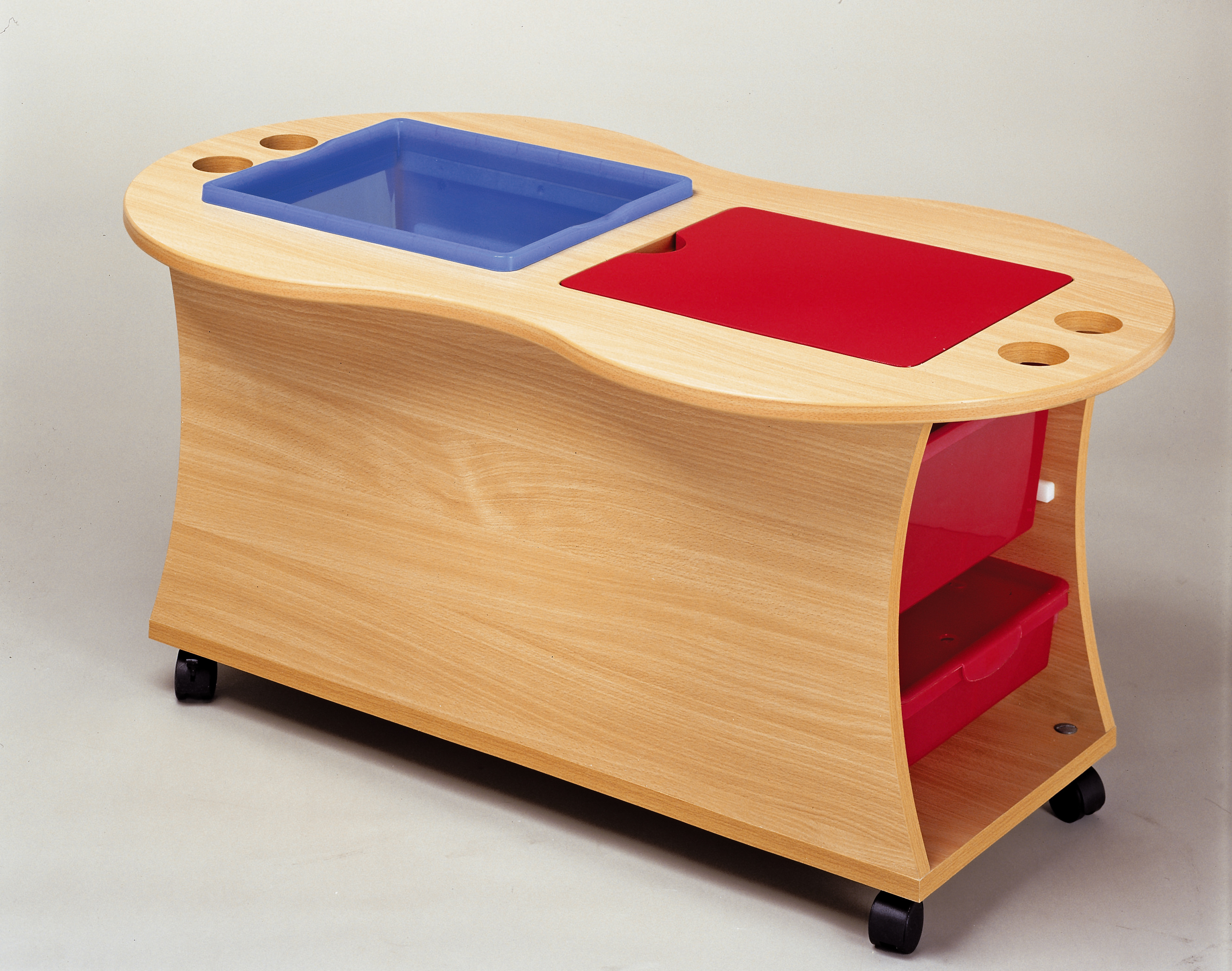 Table d'activités des petits