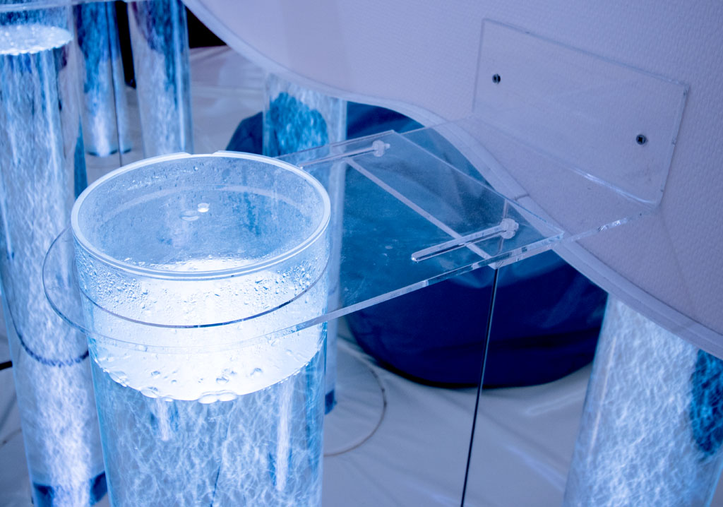 Fixation murale réglable en plexiglas, p. colonne ø 12 cm