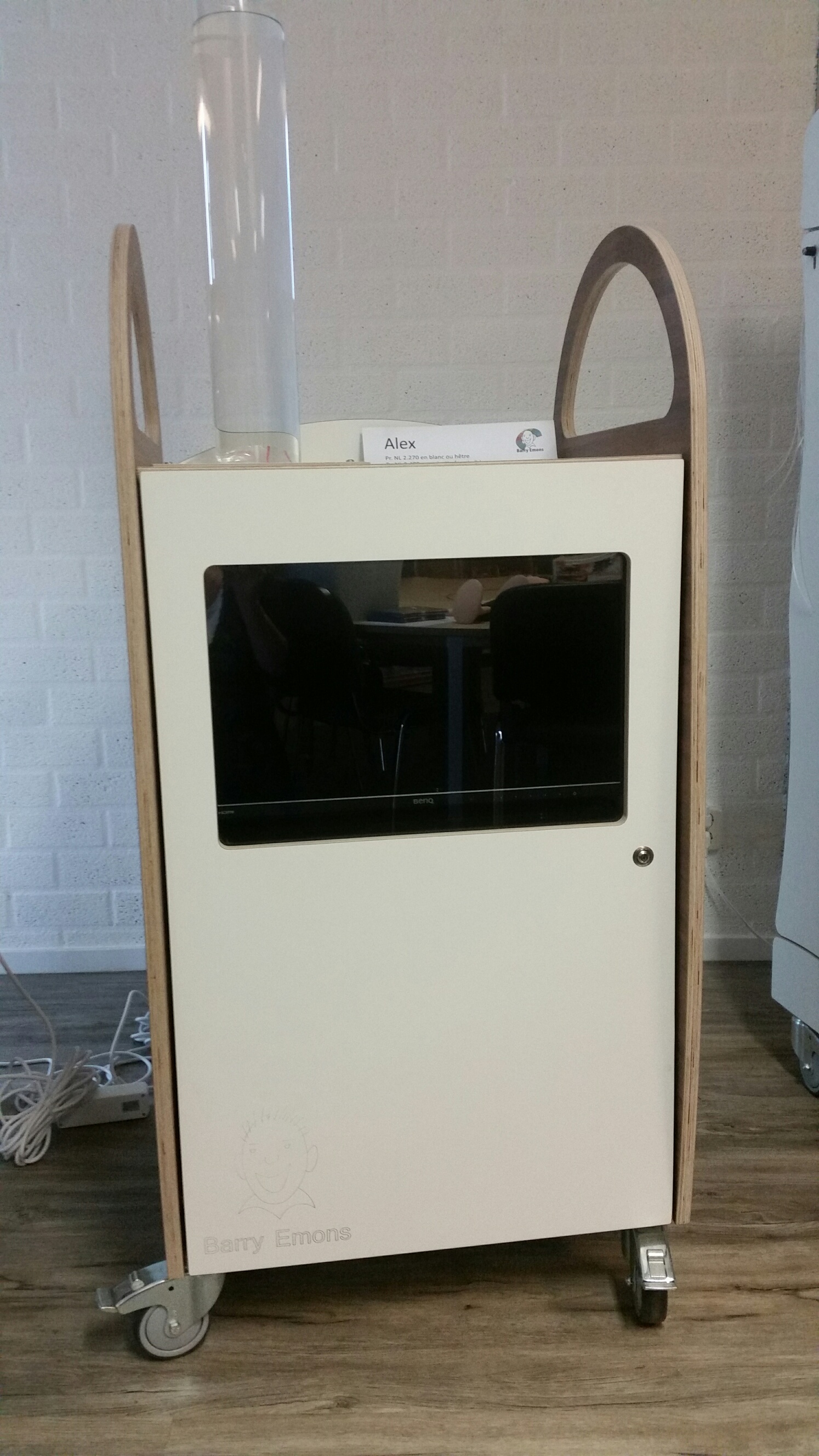 Petite grenouille, 9 x 6,5 cm, Bâton de pluie fin, Ø 4 x 50 Tube méga Oozy violet Set de 4 balles Spinky UV Diffuseur