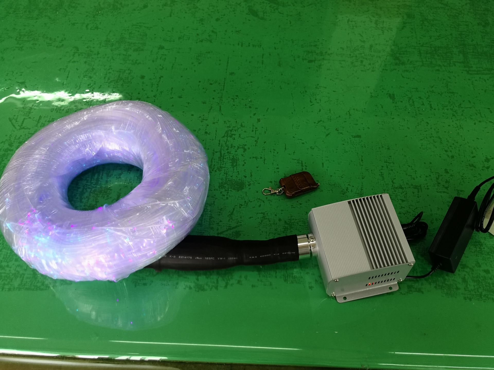 Fibre optique - avec source lumineuse LED - l. 250 cm, lot 200 brins - Pack avantage = fibre optique + source