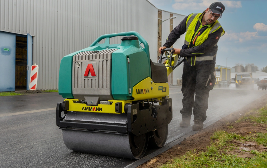Compacteur duplex à guidage manuel AMMANN ARW65 diesel moteur HATZ a demmarage electrique d'un poids opérationnel