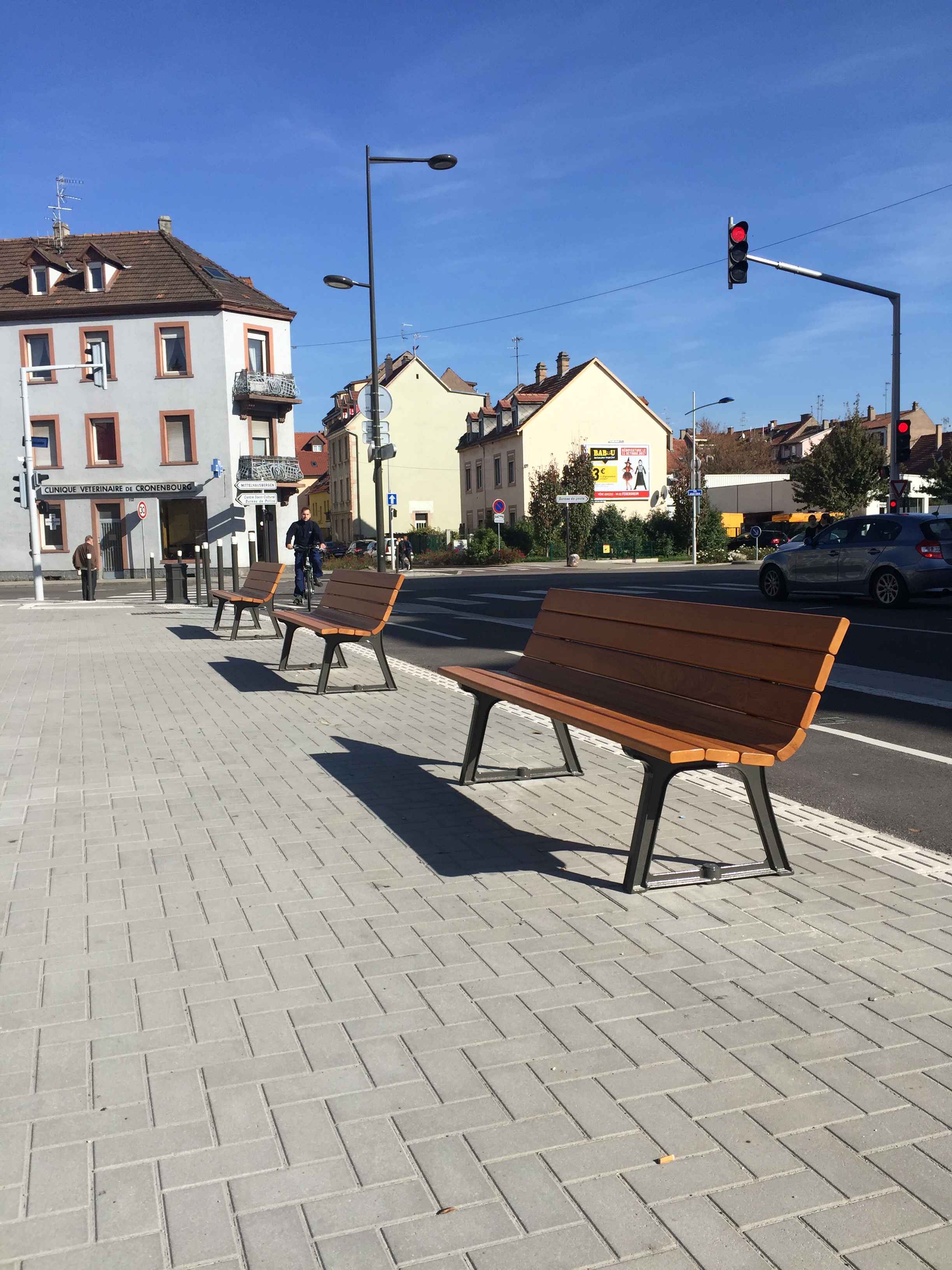 Banc Confort Evolution - 3 places - piètement fonte - assise et dossier bois non séparés - l. 200 cm -