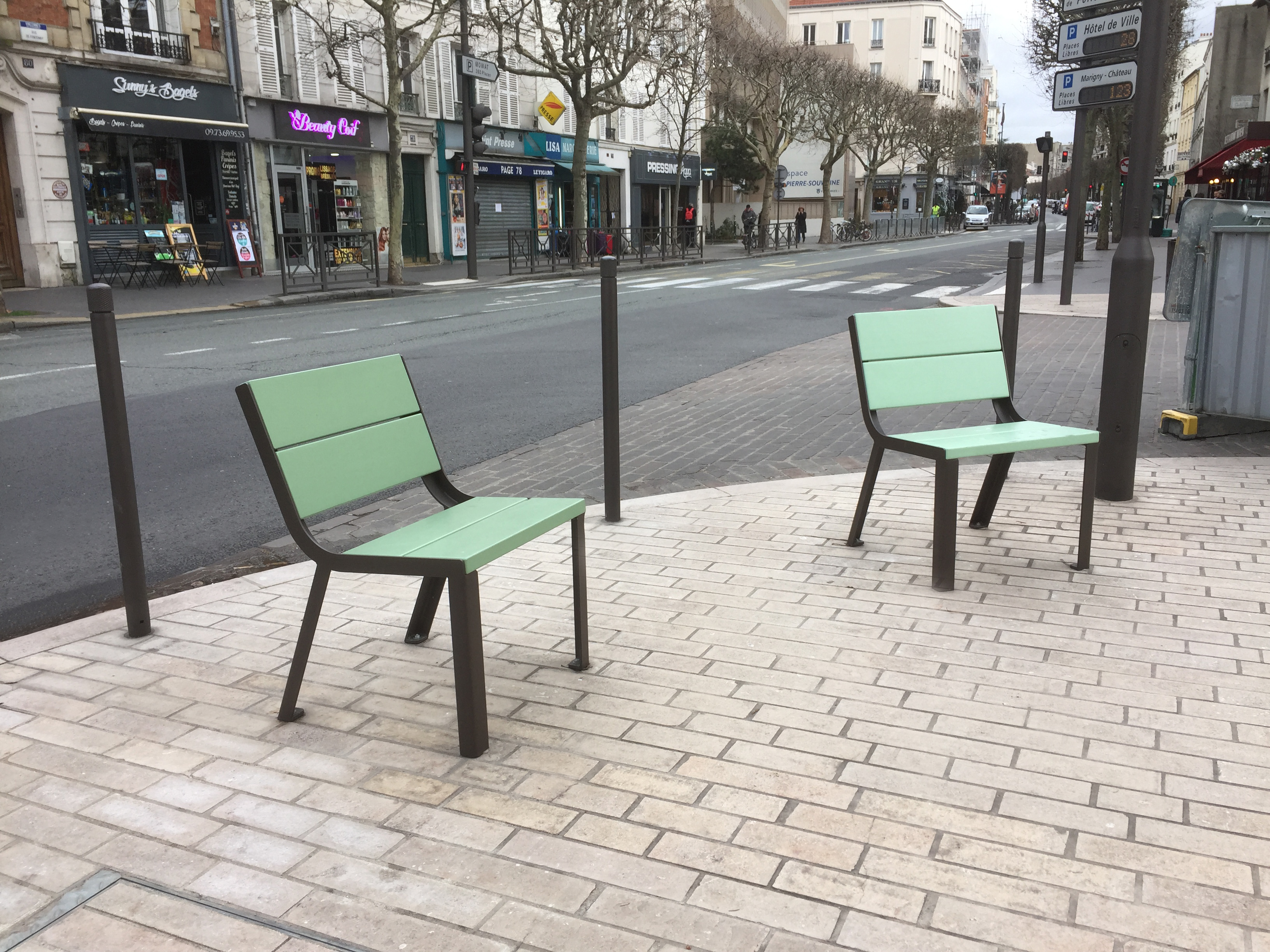 Chaise Optima piètement métal piètement gris sablé - ht. assise 45 x L. 56,2 cm - livré non déchargé