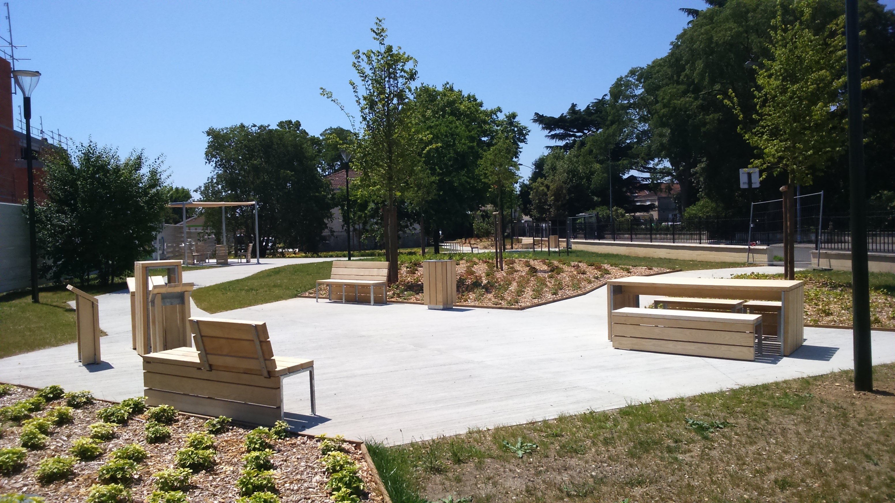 Table Link - 6 places - bois - l. 200 cm - livré non déchargé