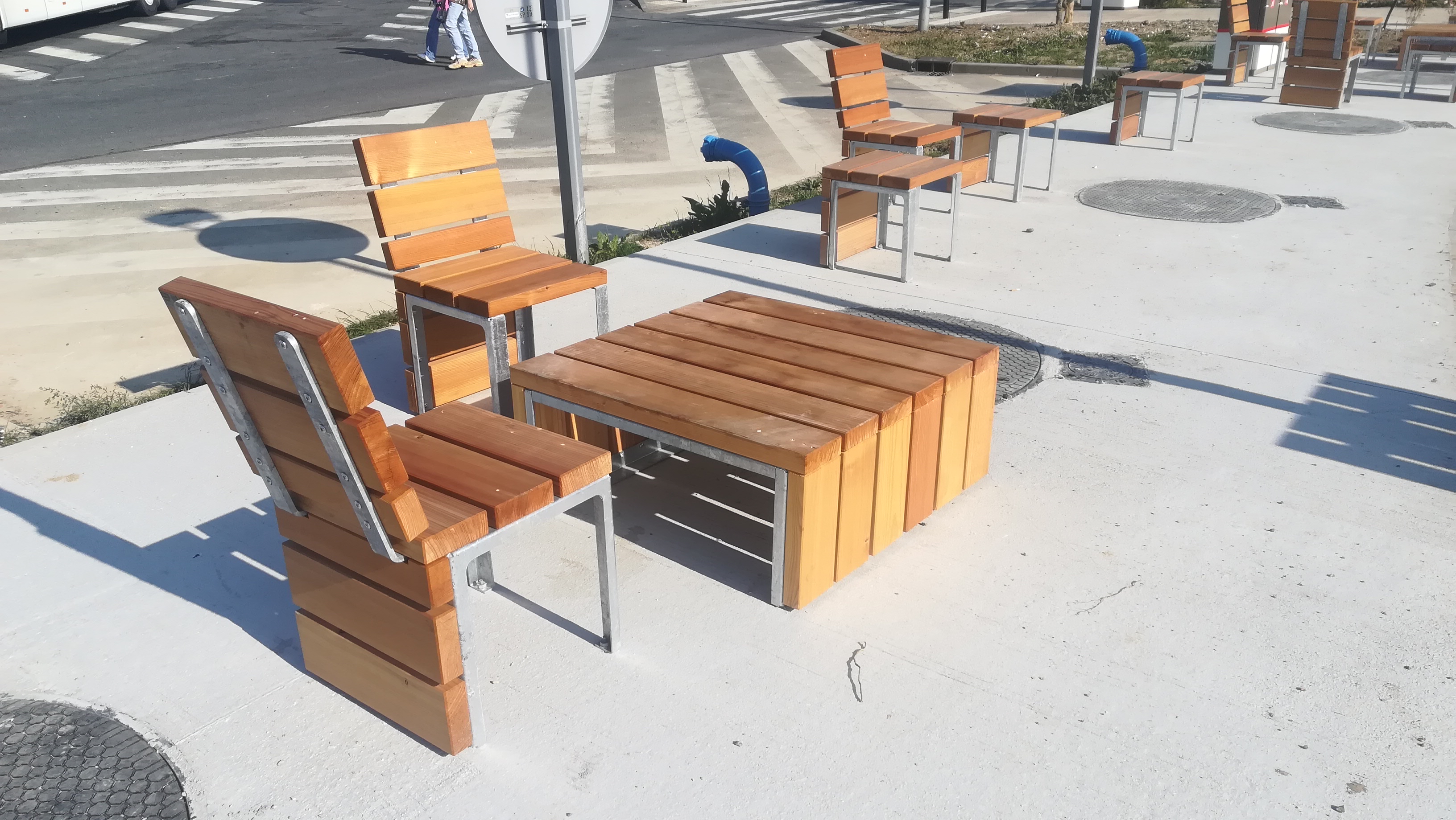 Table basse Link - carrée - bois - l. 85,5 cm piètement acier galvanisé - livré non déchargé