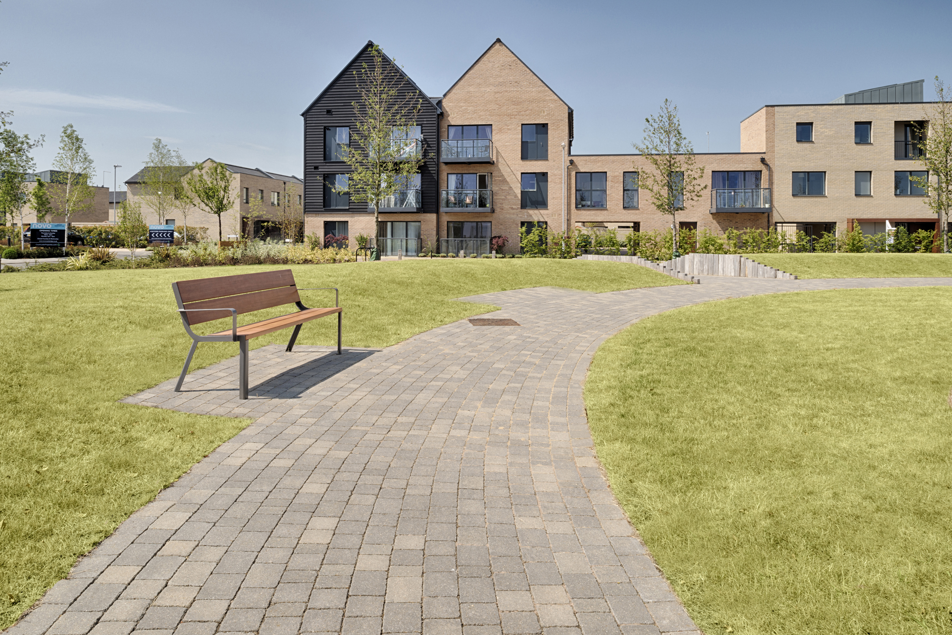 Banc Optima - 3 places - accoudoirs - l. 191,20 cm livré non déchargé