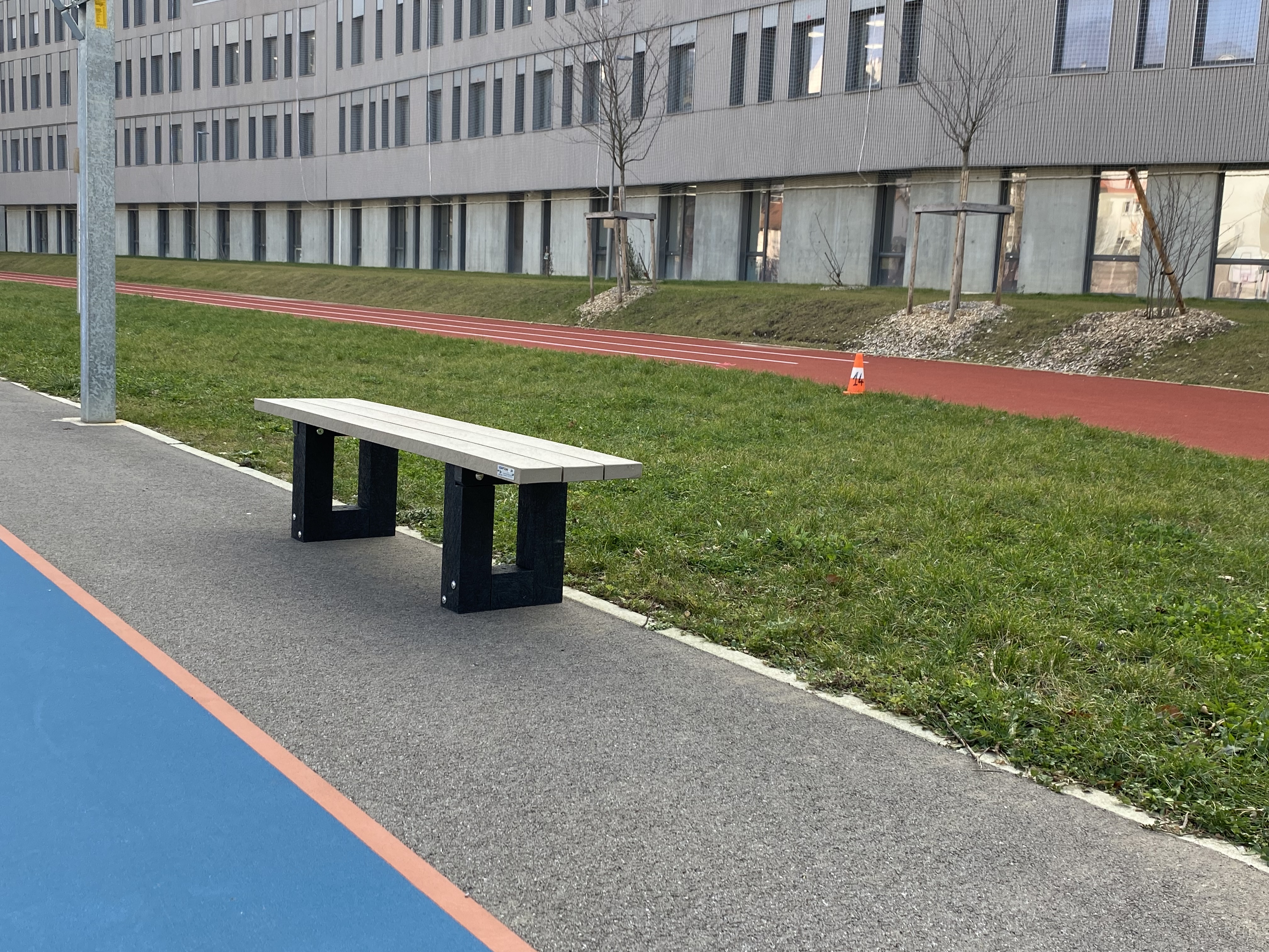 Banquette Londura - lattes plastique recyclé - l. 180 cm - livré non déchargé