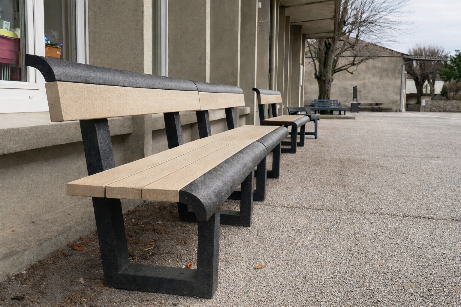 Banc Osakan - lattes plastique recyclé - l. 180 cm - coloris standard - livré non déchargé