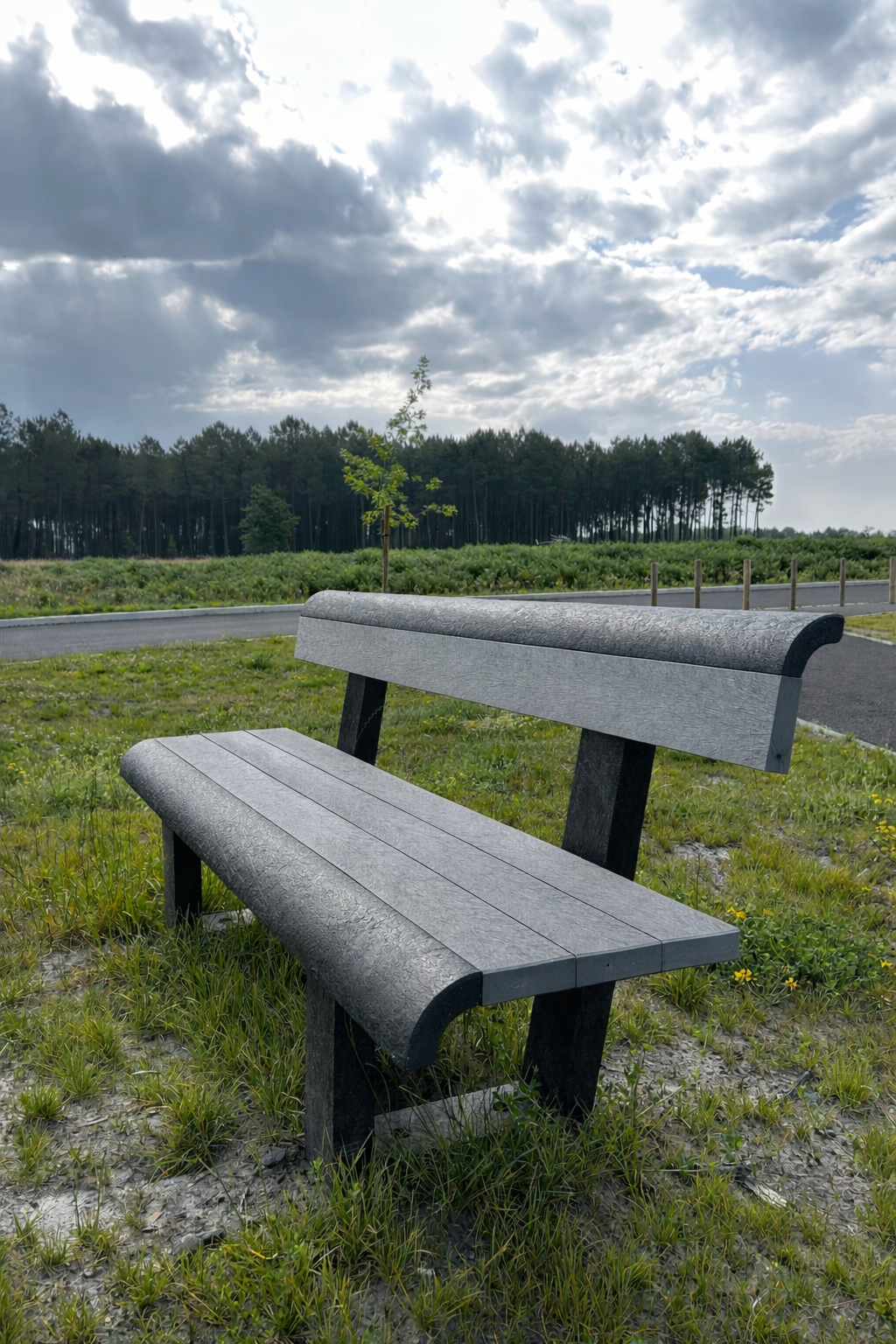 Banc Osakan - lattes plastique recyclé - l. 180 cm - coloris standard - livré non déchargé