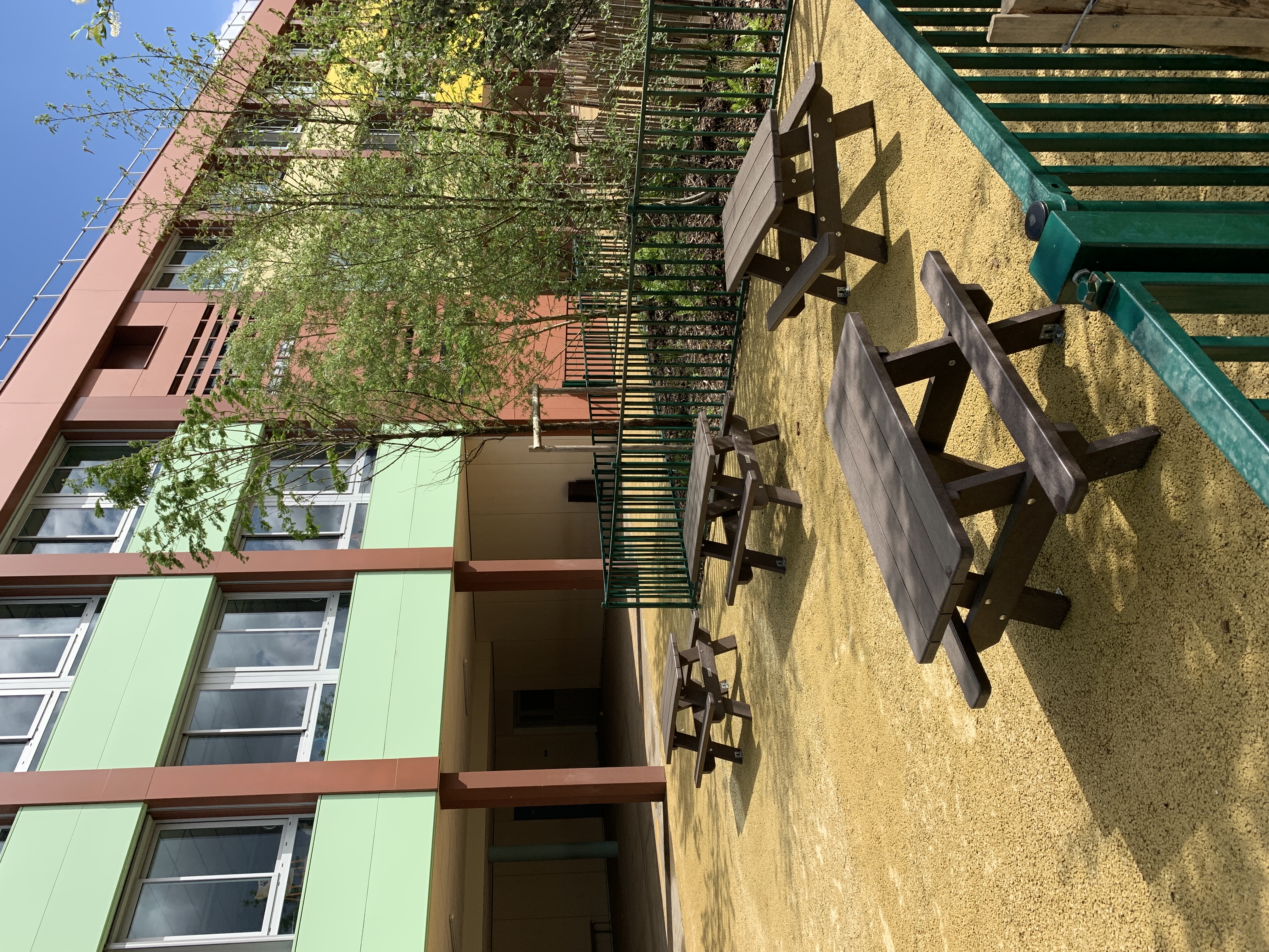 Table pique-nique enfants avec banquettes solidaires Recre - lattes plastique recyclé - l. 120 cm - coloris standard -