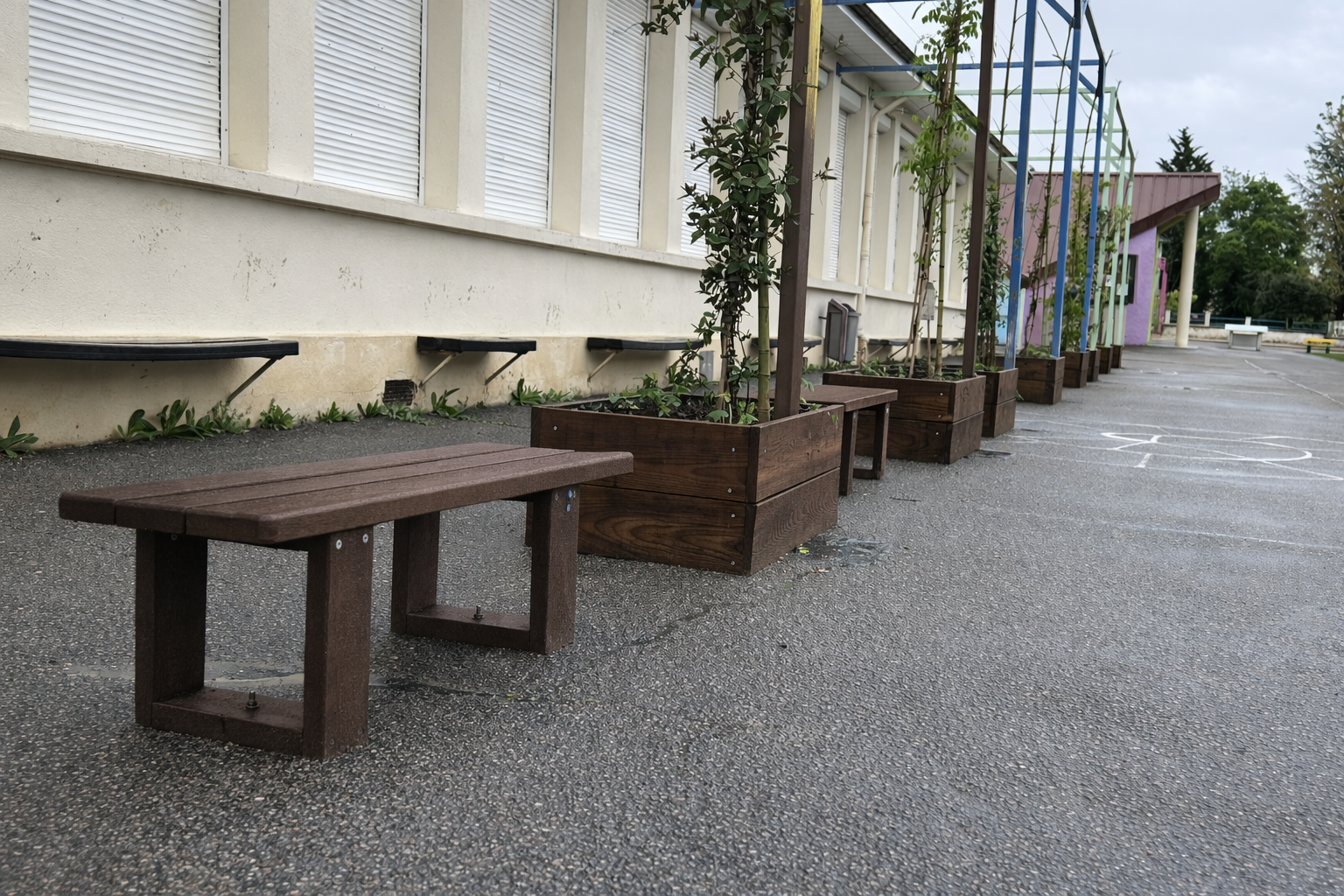 Banquette enfants Recre - lattes plastique recyclé - l. 120 cm - coloris standard - livré non déchargé